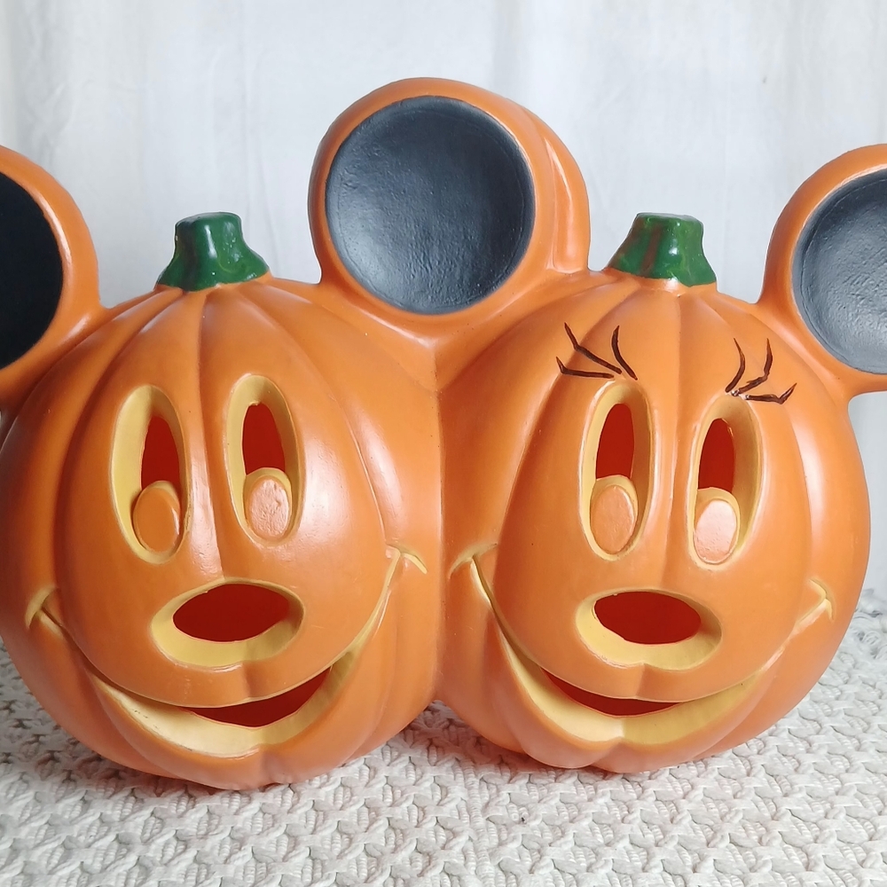 Disney Mickey and Minnie Mouse Halloween Pumpkin Blow Mold with Electric Light